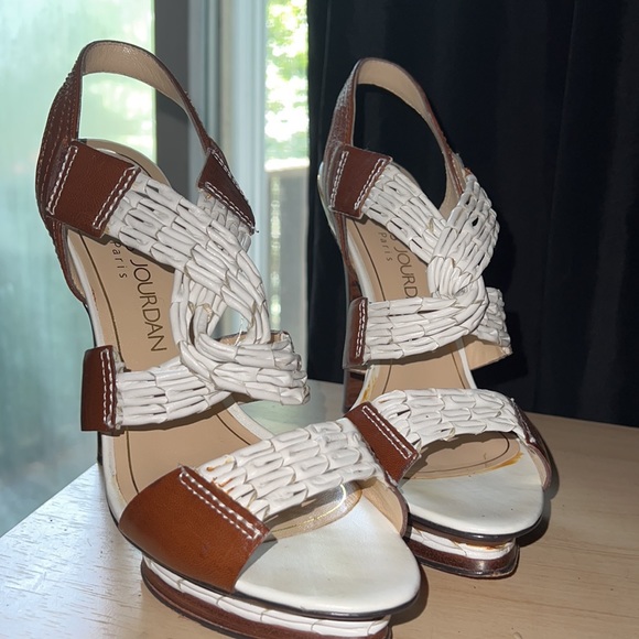 Charles Jourdan Sandal - Picture 2 of 9